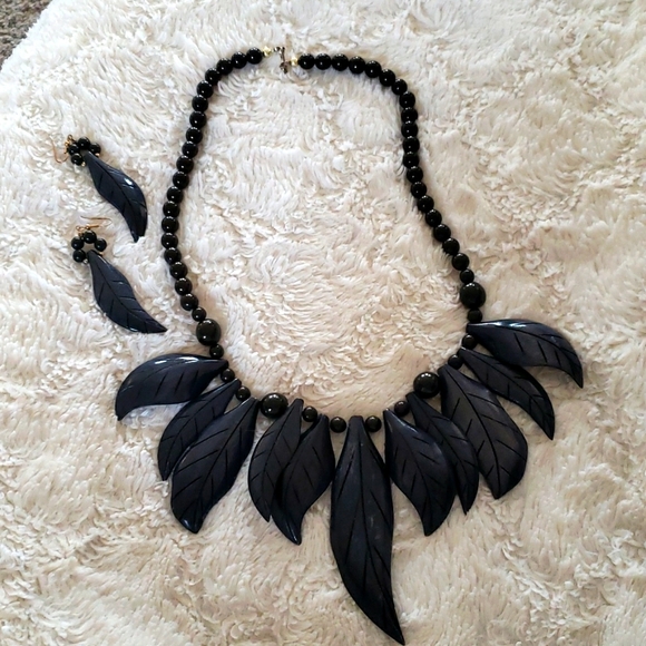 NWOT Necklace & Earrings - Picture 2 of 4